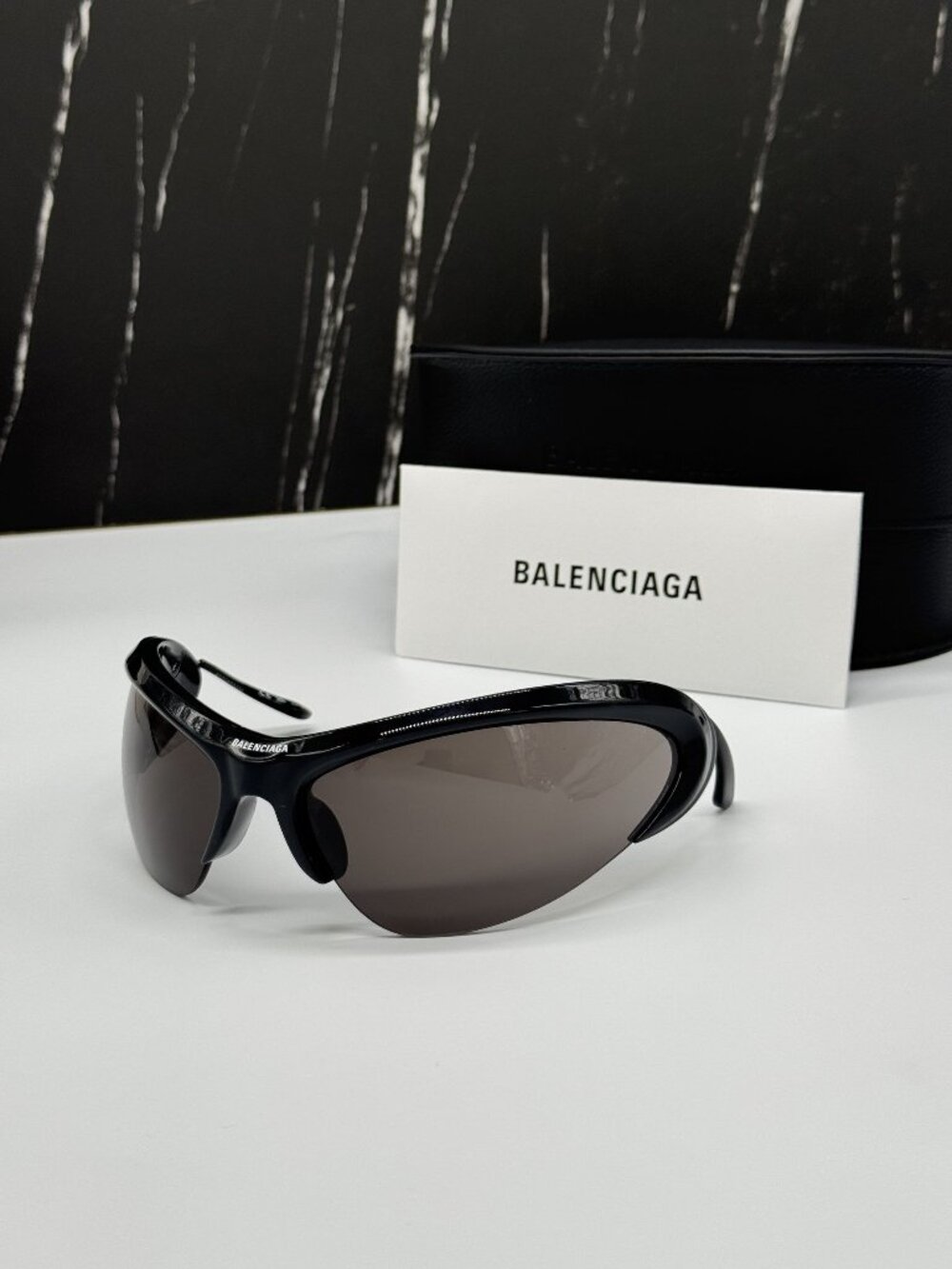 NEW BALENCIAGA BB0232S 001 BLACK UNISEX SUNGLASSES BALENCIAGA EYEWEAR - Picture 2 of 16